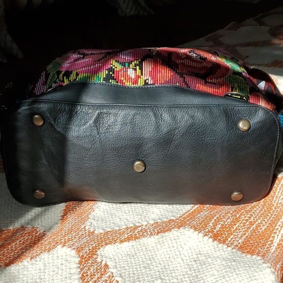 Nena and Co Moody floral TPB - Picture 5 of 16